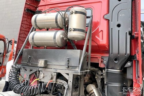 續航里程給力 側置雙氣瓶的lng牽引車